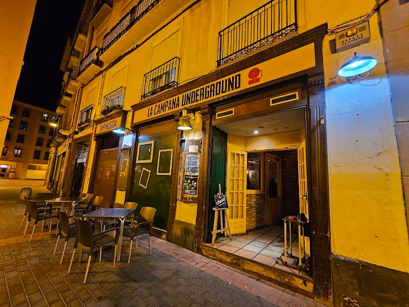 The Bons Vivants en La Campana Underground