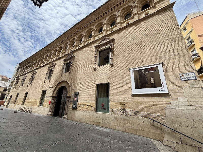 Visita guiada a la exposición ¿Una vuelta? en la Casa de los Morlanes