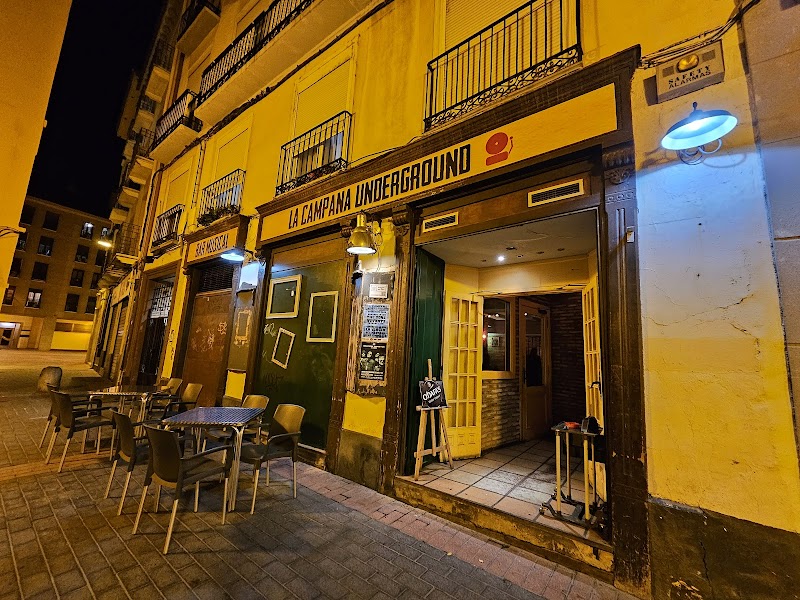 The Bons Vivants en La Campana Underground